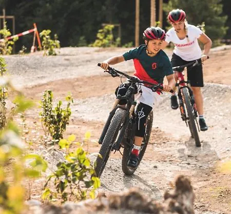 Laubrinus Apartment *